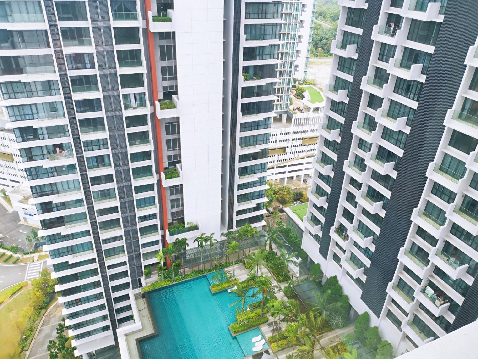 נוסג'יה Grand Medini By Rr Jbcity מראה חיצוני תמונה