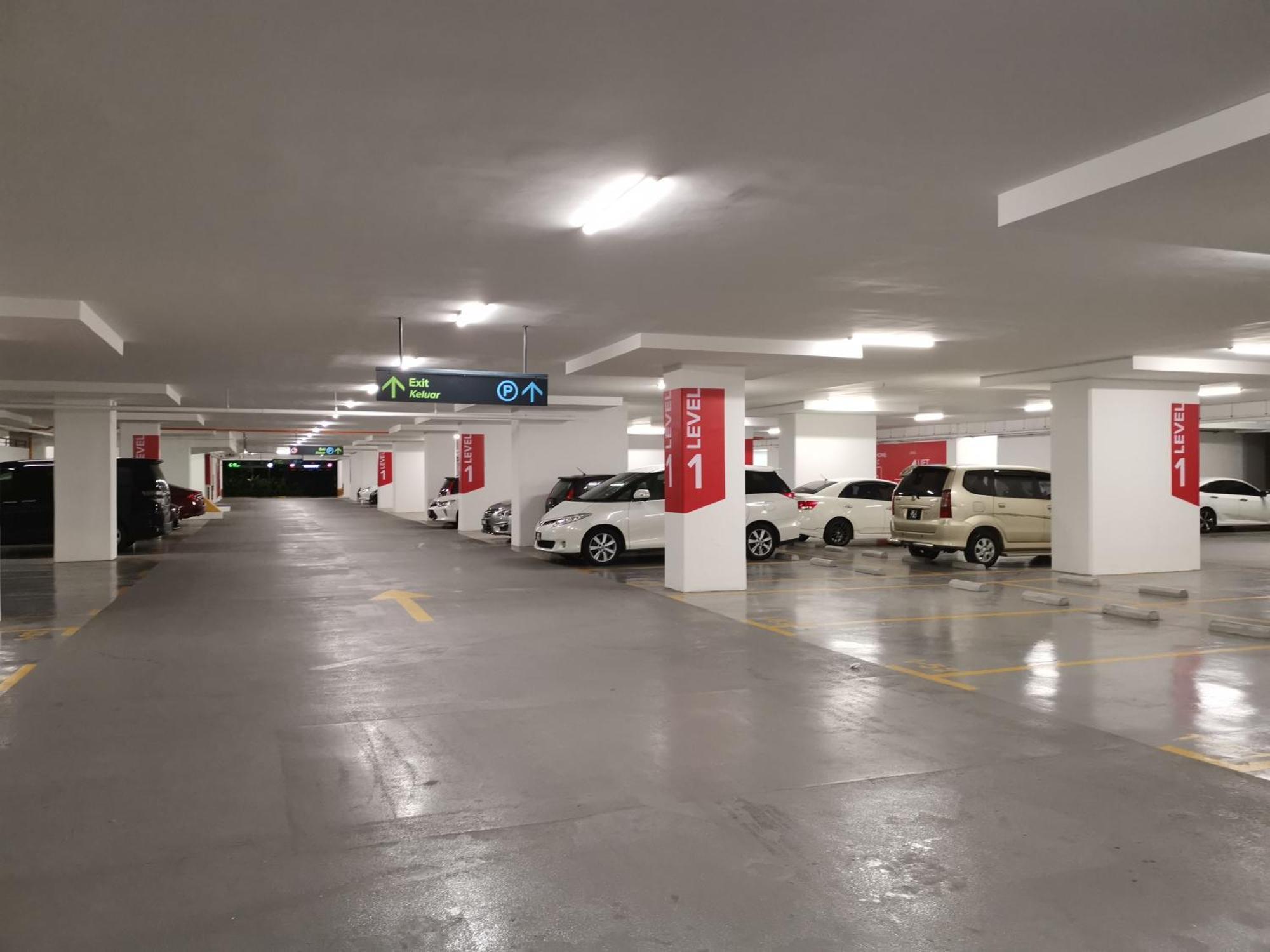נוסג'יה Grand Medini By Rr Jbcity מראה חיצוני תמונה